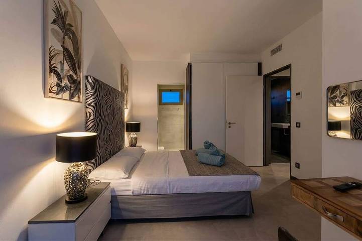 VillasRoyale Rex – Premium Villa with Heated pool in Maspalomas, San Bartolomé de Tirajana