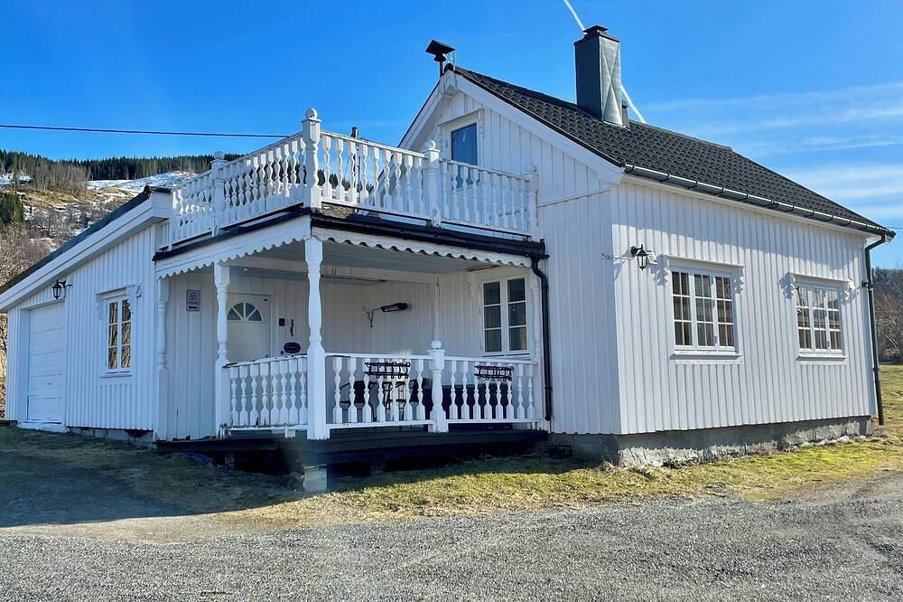 Marvelous farmhouse with WiFi in Troms in Vestfjorden