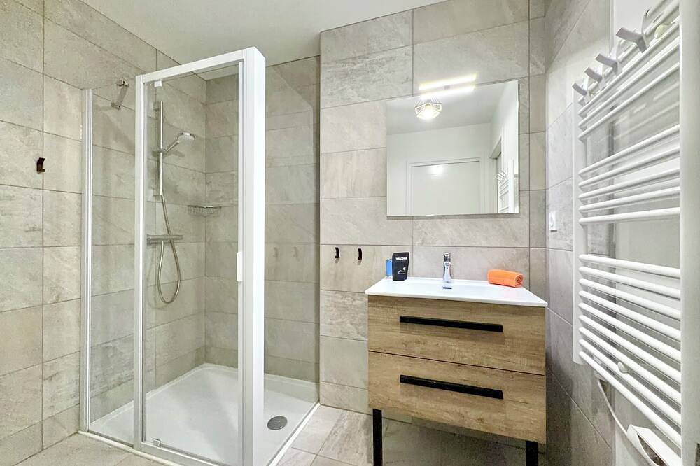 Geheel appartement, Charming 2 room apartment 300m walk from Lac du Bourget! in Le Bourget-du-Lac, Chambéry en omgeving