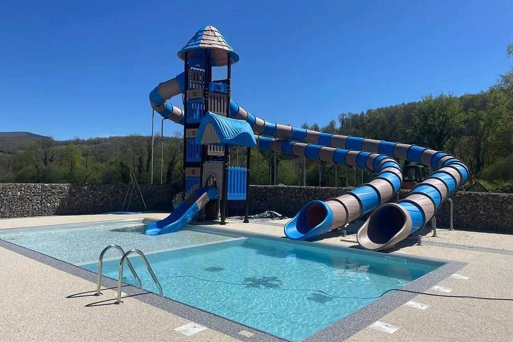 Camping 3 étoiles - Piscine  - ccaihgc in Seix, Parc naturel régional des Pyrénées ariégeoises