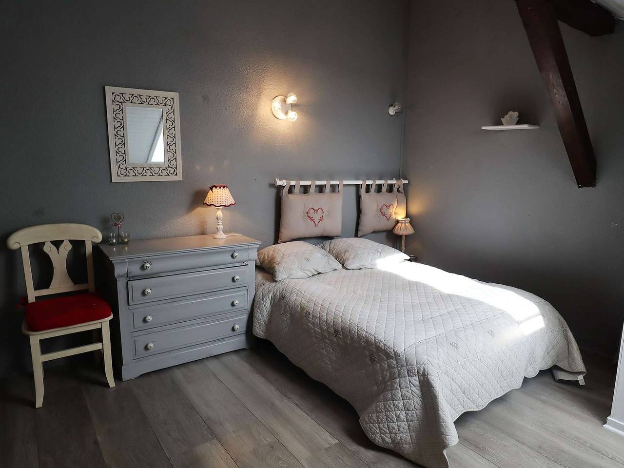 Entire apartment, Bright duplex for 4-6 in Arêches-Beaufort, near slopes in Beaufort (Rhône-Alpes), Albertville region