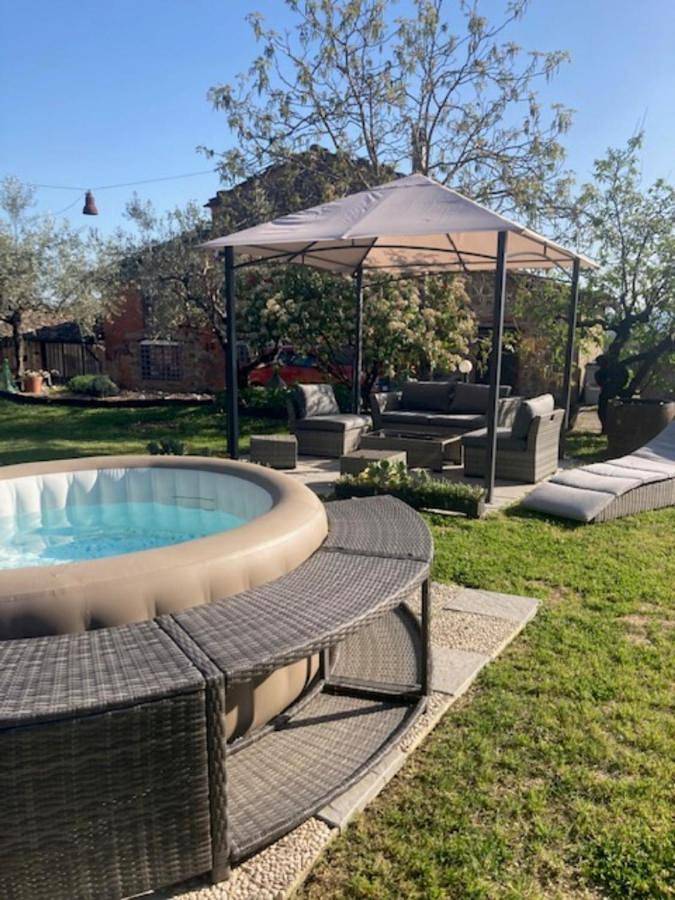 B&b per 8 persone, con piscina e giardino nonché panorama, con animali domestici in Chianti
