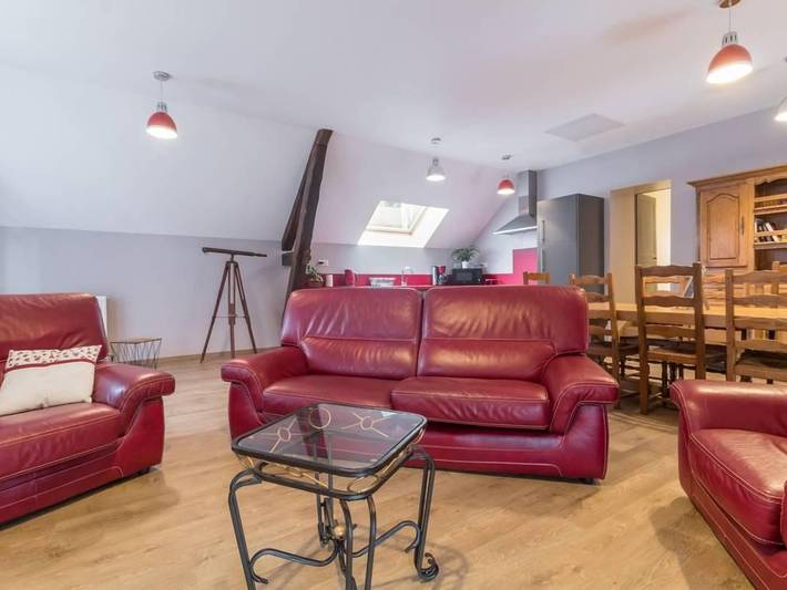 Modernes Ferienhaus mit Terrasse und Angeln erlaubt in Montbard und Umgebung