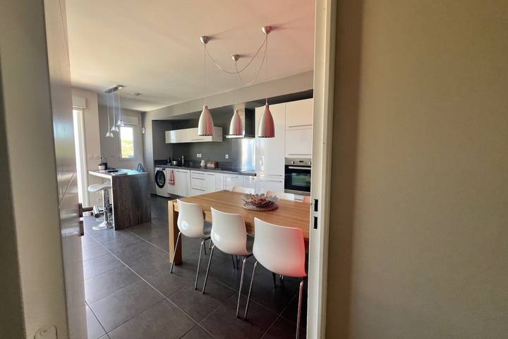 Gîte pour 5 personnes, avec terrasse, adapté aux familles à la La Ciotat - 4