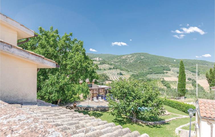 Appartement de vacances entier, Appartement au bord de la piscine avec parking et cuisine in Giano dell'Umbria, Province de Pérouse