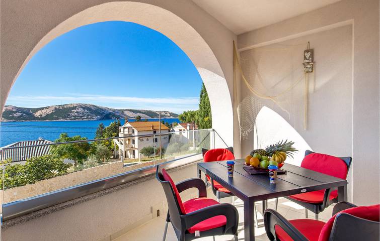 Appartement de vacances entier, Appartement confortable avec vue sur la mer, terrasse et parking, à 2 km du littoral in Stara Novalja, Pag