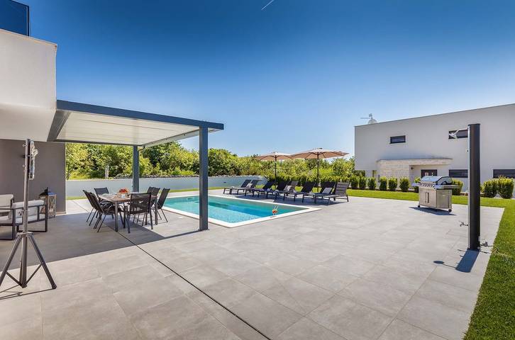 Location de vacances pour 10 personnes, avec piscine et jardin à Svetvinčenat - 3
