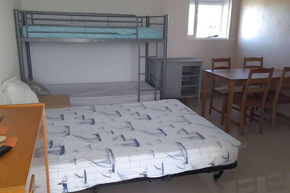 Appartement entier, Appartement Céraria avec piscine partagée in Loupian, Côte méditerranéenne (France)