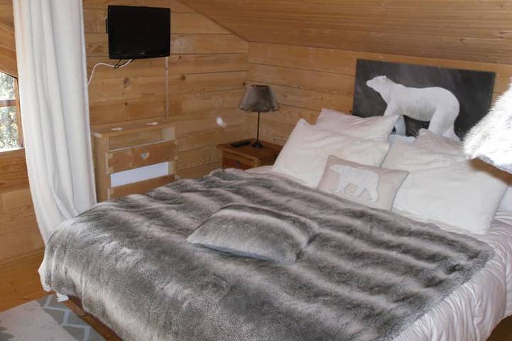 Tipico scandinavo chalet Cauterets centro, vicino alla ski lift in Font-Romeu-Odeillo-Via, Parco naturale regionale dei Pirenei catalani
