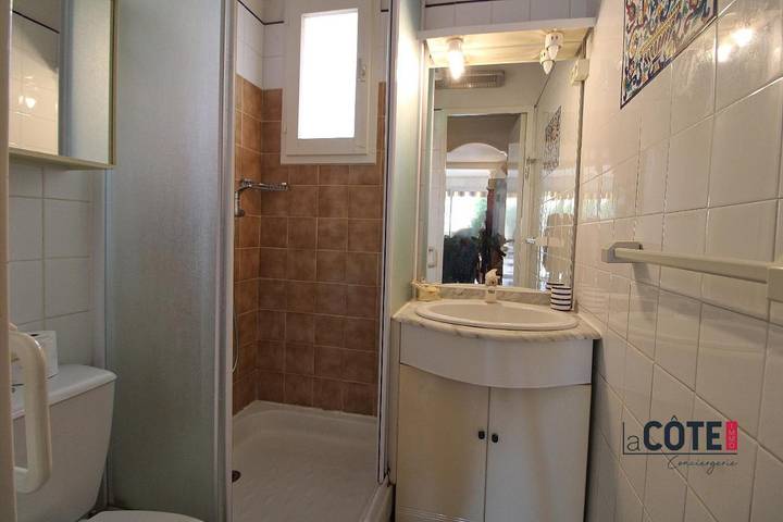 Gîte pour 4 personnes, avec Terrasse et Vue dans Calanque de Cap Rousset - 3