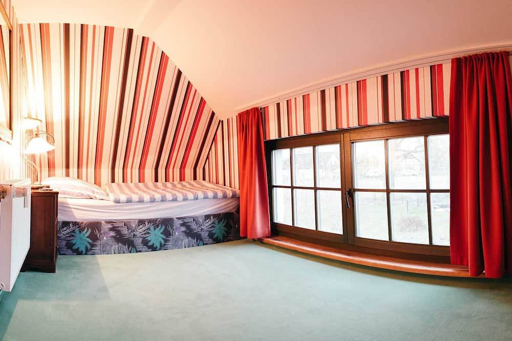 Ferienwohnung unterm Reetdach in Woorke - Ferienhaus und -wohnung unterm in Patzig, Rügen