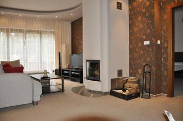 Gîte pour 10 personnes, avec jardin ainsi que piscine et vue à Plzeň