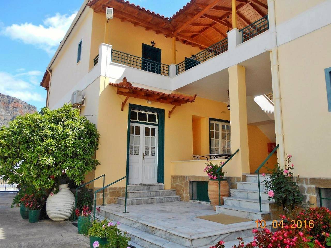 Costa-Rini Hotel in Kinuria
