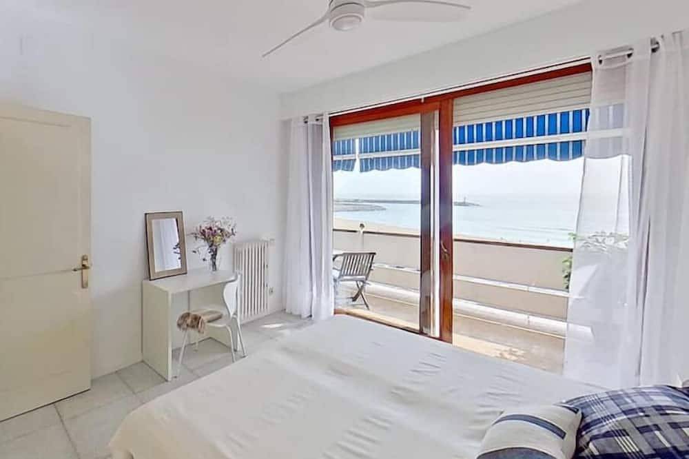 Entire apartment, Premium Habitat Del Far in Arenys de Mar, Costa del Maresme