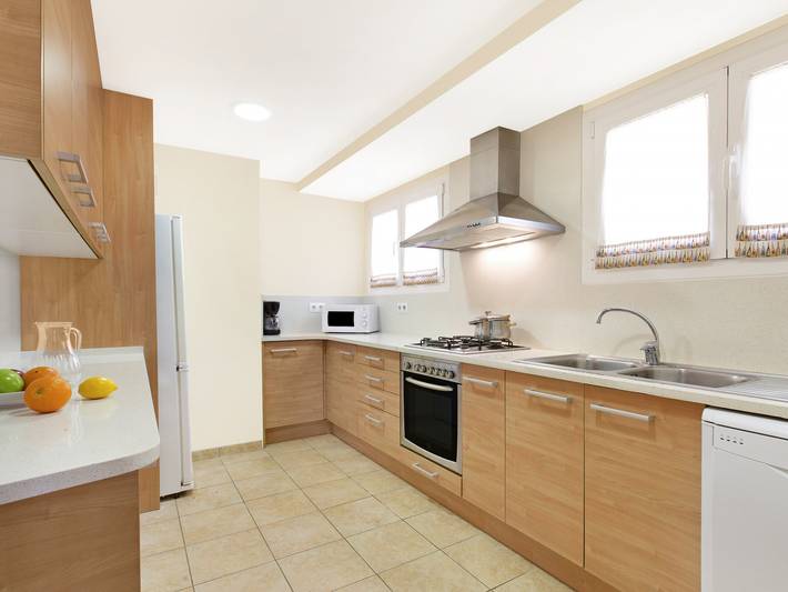 Villa à Blanes: Piscine privée, jardin, parking, proche plage, pour 6 pers. in Blanes, Costa Brava