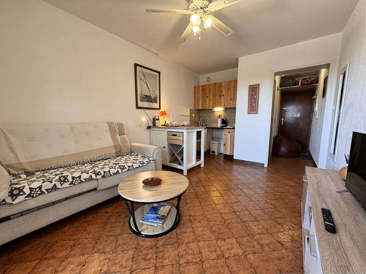 Apartamento entero, Estudio tranquilo con logia - 2 pers, parking, cerca de la playa in Six-Fours-les-Plages, Region de Toulon