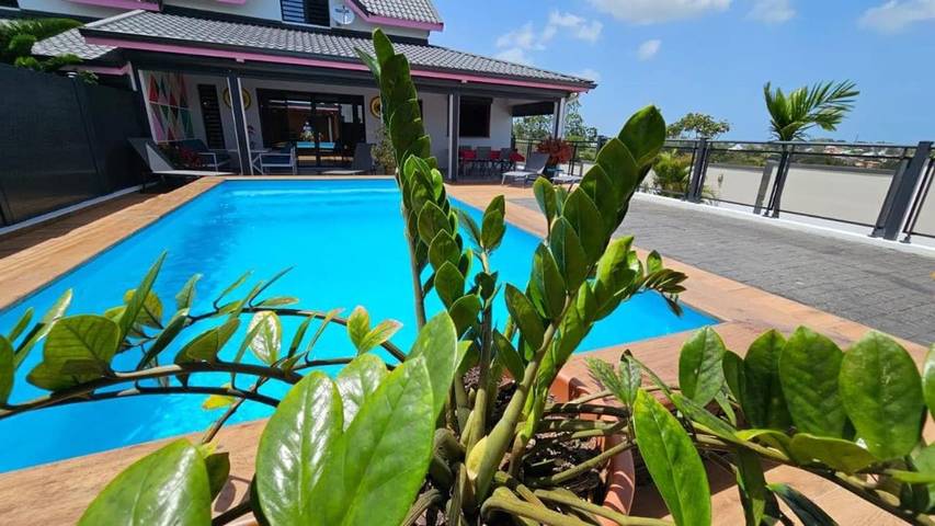 Location de vacances pour 5 personnes, avec terrasse et jacuzzi à Lamentin (Guadeloupe) - 4