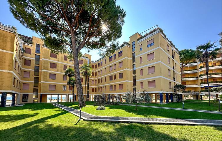 Gîte pour 6 personnes, avec terrasse et piscine, animaux acceptés à San Lorenzo al Mare