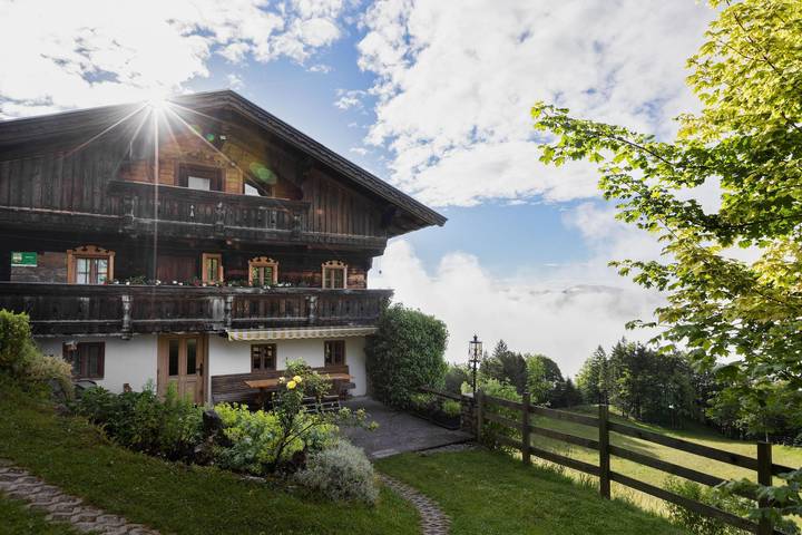 Ferienwohnung für 10 Personen, mit Balkon und Terrasse sowie Garten in Brandenberg
