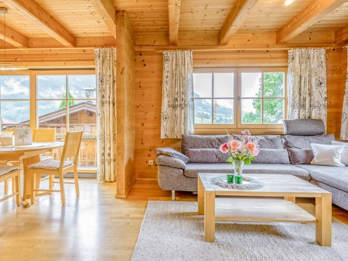Geheel appartement, Luxe vakantiewoning in een charmant houten huis in Brixen im Thale, Kaisergebirge
