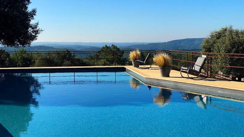 Gîte pour 2 personnes, avec Terrasse ainsi que Jardin et Piscine