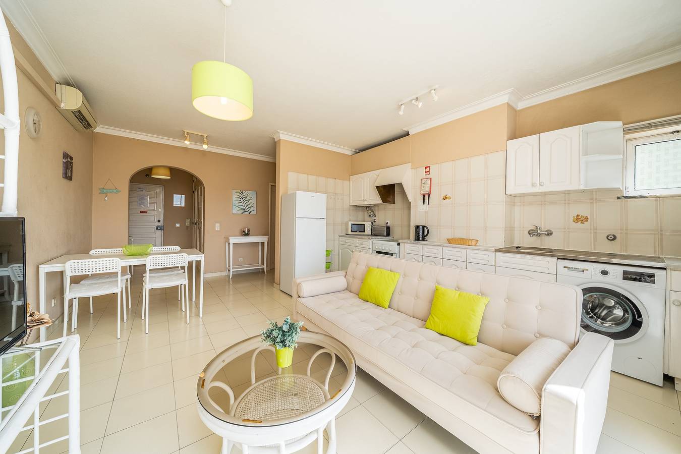 Ganze Wohnung, Apartment 'Candirocha D9' in Portimão, nahe Praia da Rocha, für bis zu 4 Personen in Praia da Rocha, Portimão