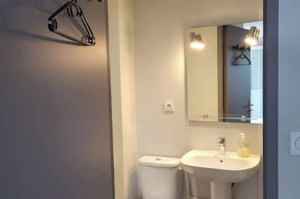 Entire apartment, Appartement Pour 2 Personnes \"La Tanière\" in Massif Central