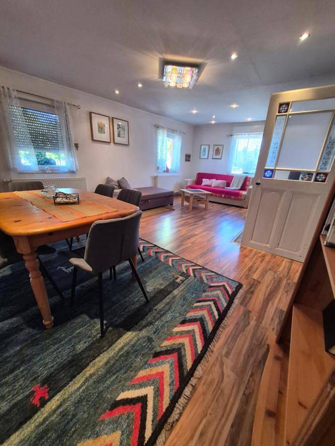 Ferienwohnung für 4 Personen, mit Terrasse und Ausblick in Rheinau