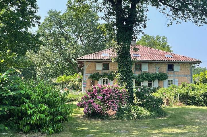 Location de vacances pour 12 personnes, avec Jardin à Laluque