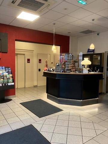 Hôtel pour 4 personnes, avec piscine ainsi que vue et terrasse à Scionzier - 2