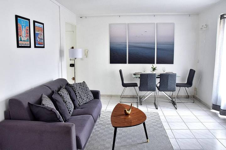 Gîte pour 4 personnes, avec balcon dans Bowling Acropolis Nice