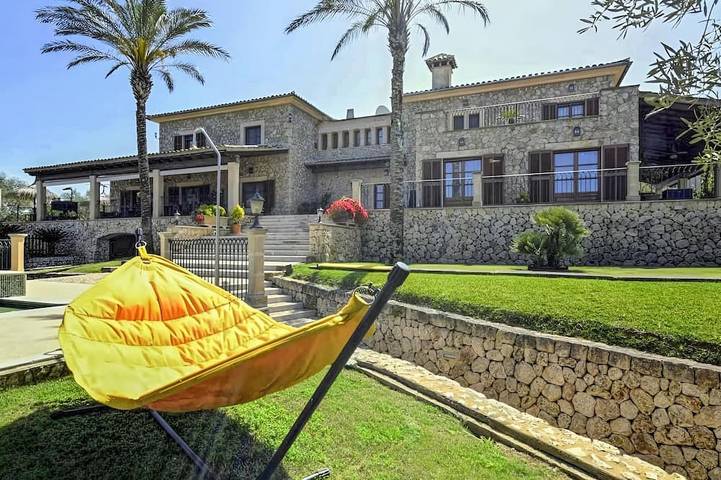 Holiday home for 16 people, with hot tub and terrace as well as pool - 1