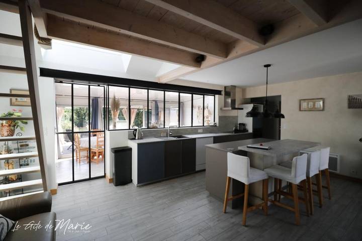 Location de vacances pour 4 personnes, avec jardin dans Plage Du Port Meleu Prefailles - 2