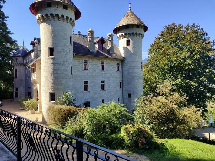 Gîte pour 6 personnes, avec terrasse ainsi que jardin et piscine à Serrières-en-Chautagne - 2