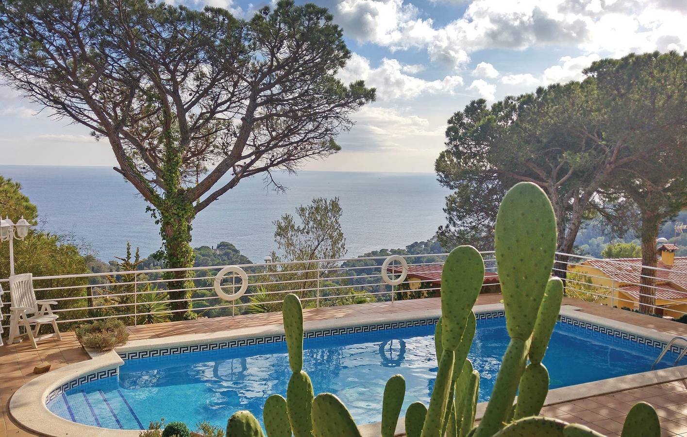 Apartamento con terraza y vistas al mar - 700 m de la playa in Blanes, Costa Brava