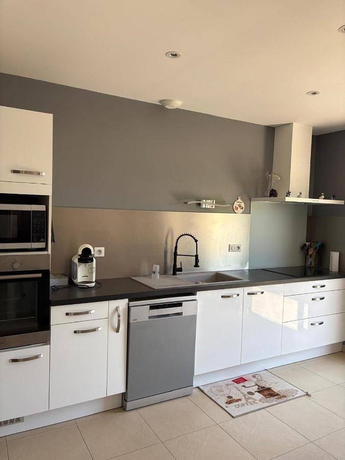 Location de vacances pour 6 personnes, avec piscine et terrasse à Bressols - 2