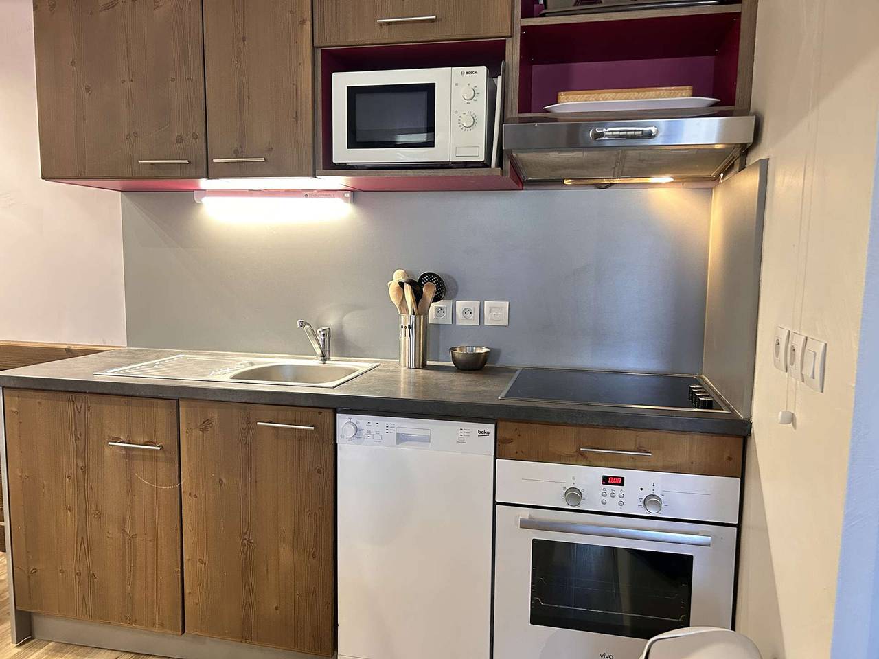Appartement entier, Appartement 2P cabine, 4 couchages, piscine, sauna, proche pistes – Risoul 1850 in Station de Risoul, Risoul