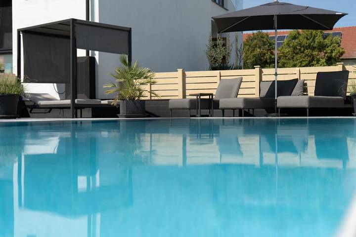 Hotel für 2 Personen, mit Terrasse und Garten sowie Pool und Sauna in Illmitz