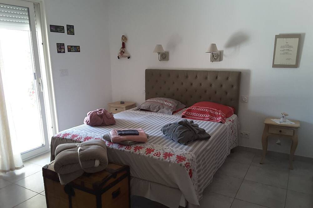 Suite parentale - piscine - calme - 4km d'Uzès B&B in Saint-Maximin (Nimes), Région de Nîmes