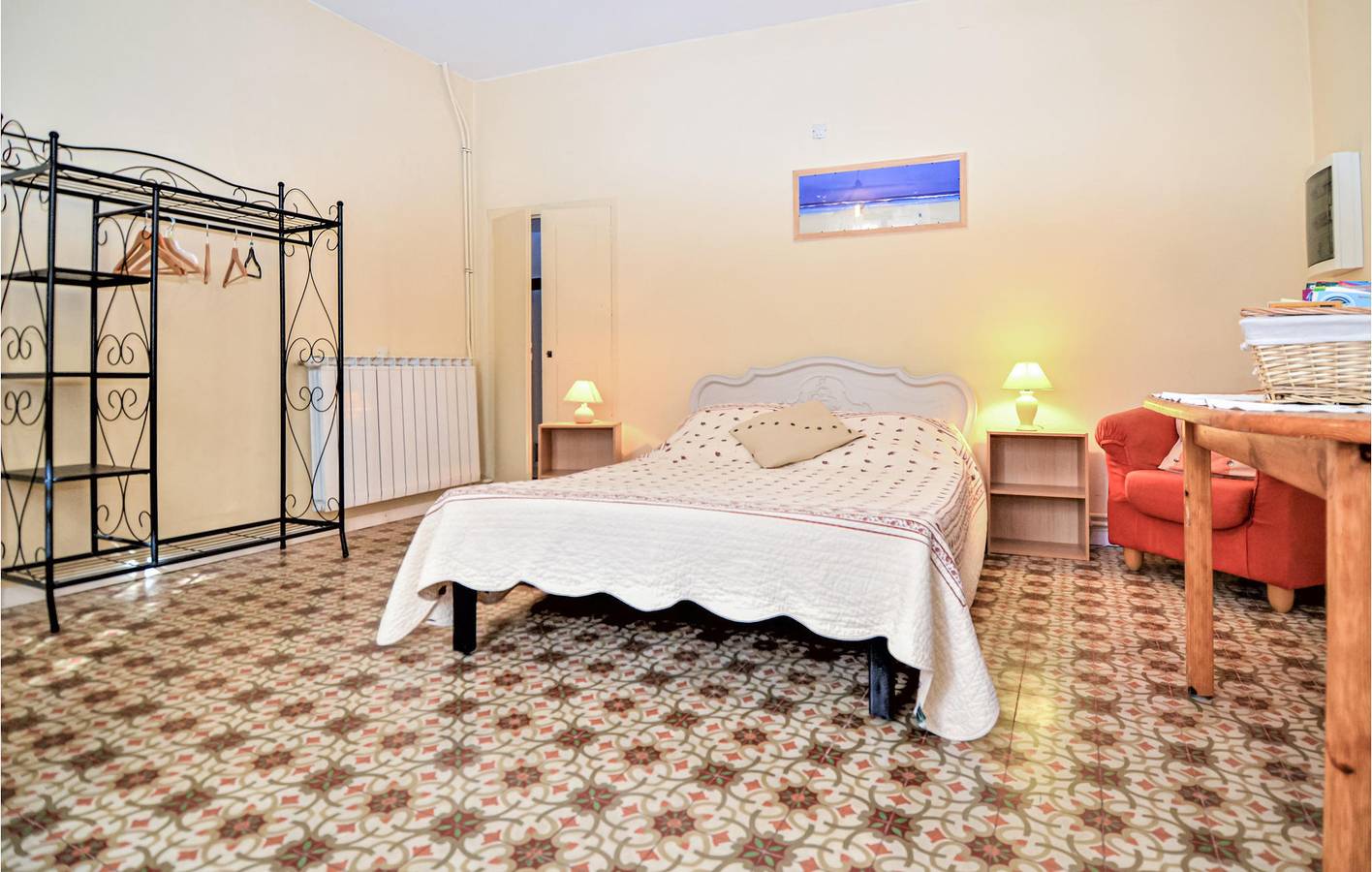 122 m² appartement met parkeerplaats, internet & meer in Saint-Victor-la-Coste, Nimes en omgeving