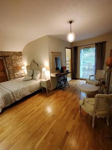 Chambre d’hôte pour 2 personnes, avec terrasse et vue, animaux acceptés dans l' Hérault