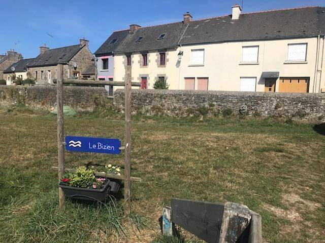 Location de vacances pour 4 personnes, avec Terrasse ainsi que Jardin et Vue dans La Roche-Jaudy - 4