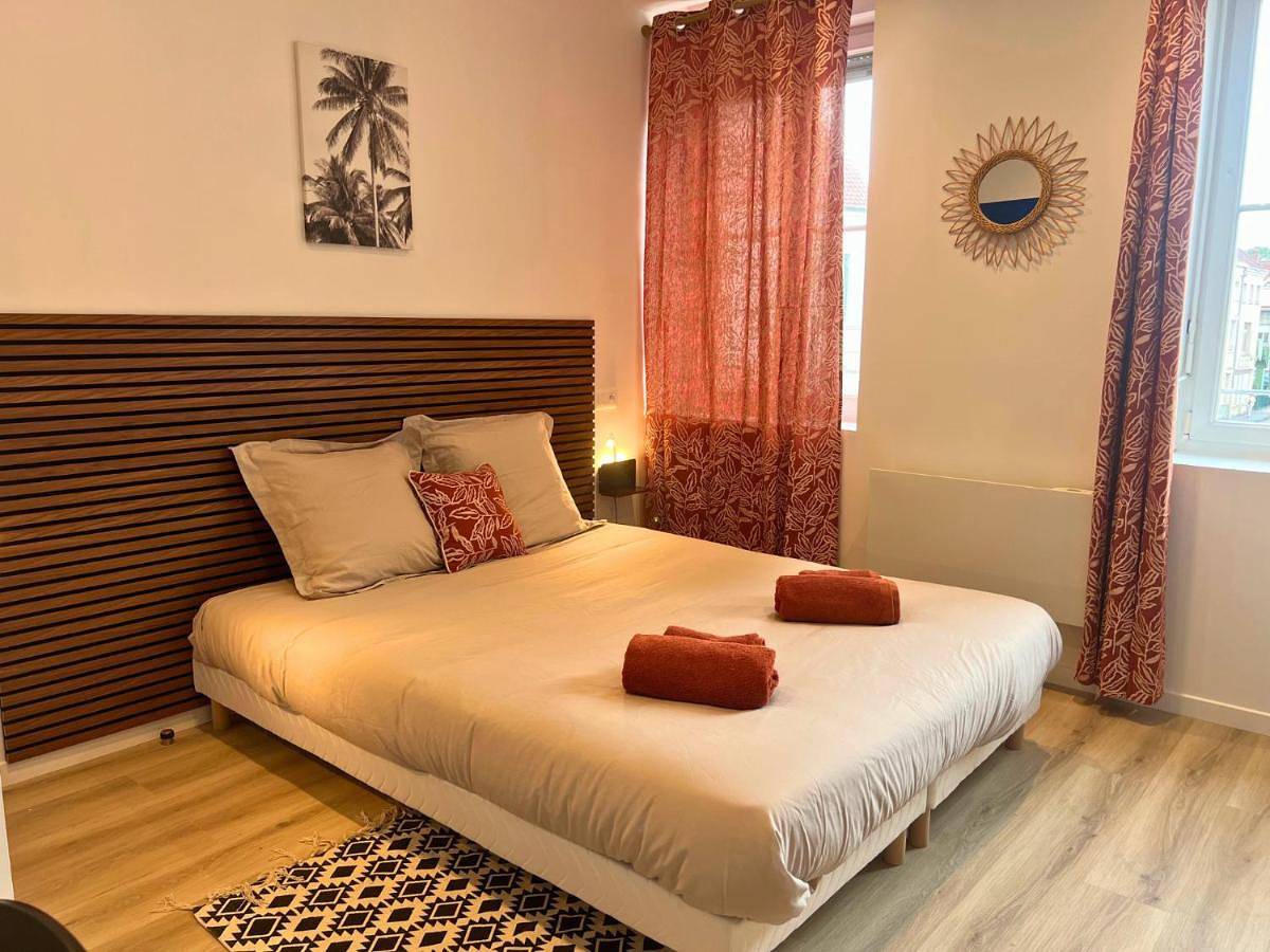 Appartement entier, Four-Bedroom Apartment in Bourbourg, Région de Dunkerque