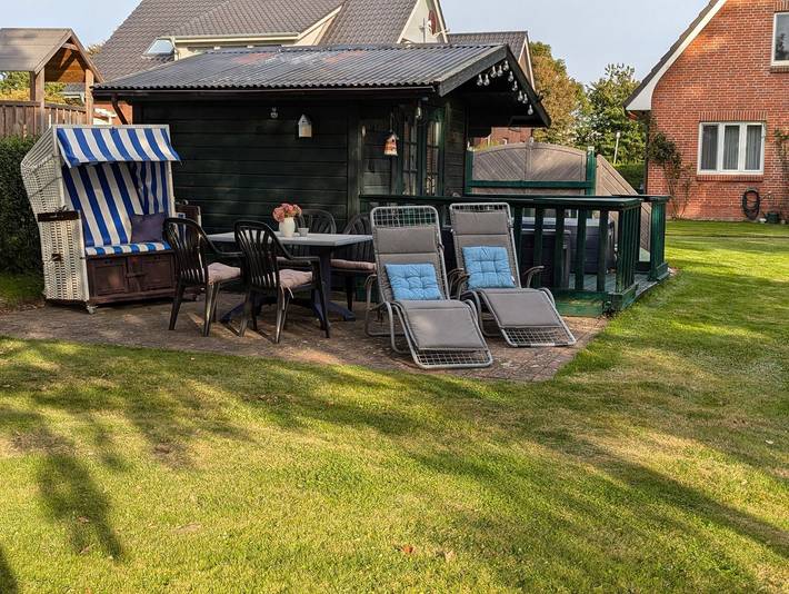 Ferienwohnung für 5 Personen, mit Terrasse und Garten in Alkersum