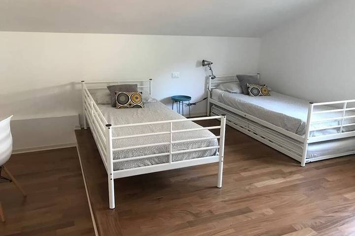 The house with a view of Emma is a charming apartment with a splendid sea view in Vezzano Ligure, Natural Park of Montemarcello-Magra-Vara