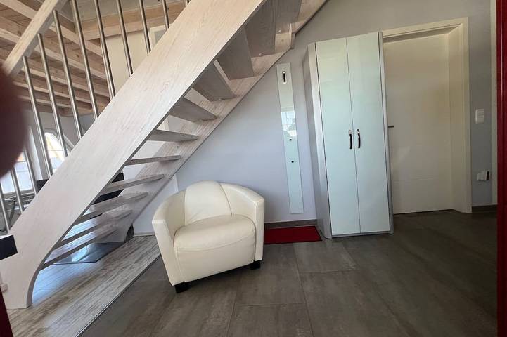 Entire apartment, 5-star hotel according to Dtv—pure luxury, just 200 meters from the beach—free Wi-Fi in Dranske, Ruegen