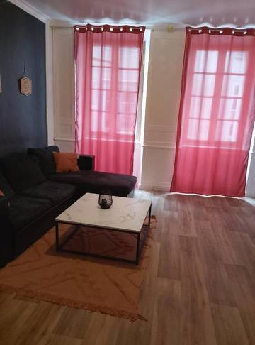 Gîte pour 3 personnes, avec vue à Saint-Léonard-de-Noblat