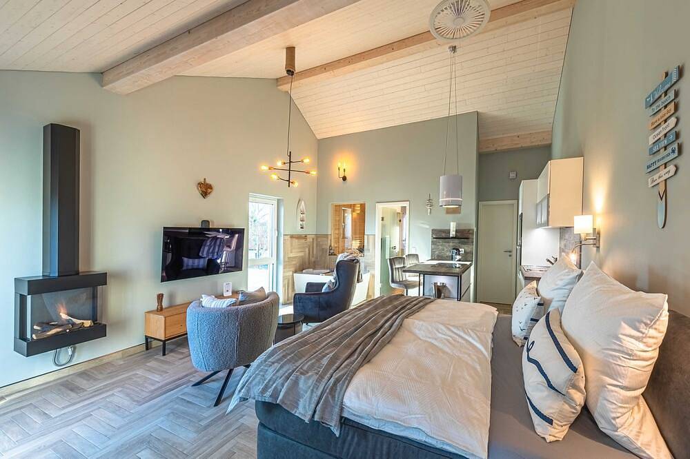 Ganze Wohnung, Loft am Müritzufer 1 - Luxus Loft am Müritzufer in Sietow-Dorf, Sietow