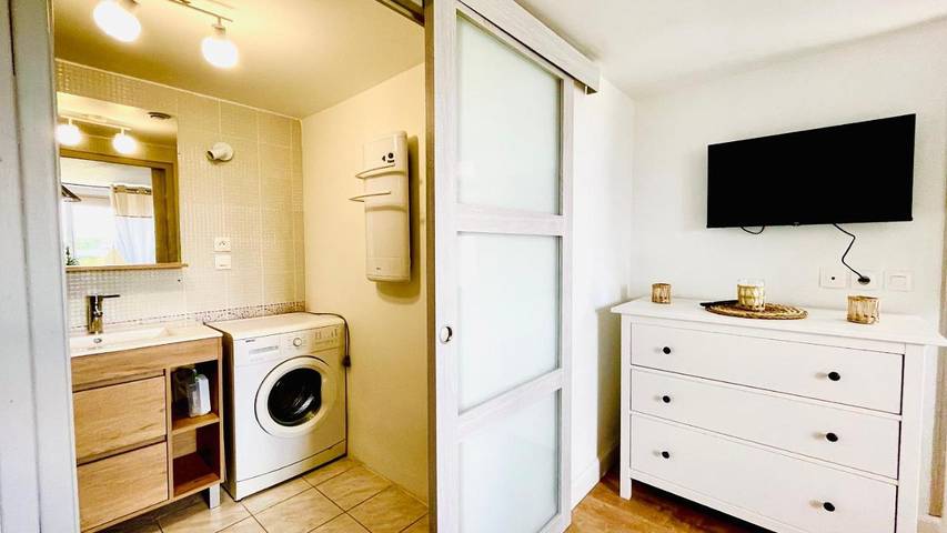 Location de vacances pour 4 personnes, avec terrasse ainsi que vue et jardin à Ploulec'h - 4