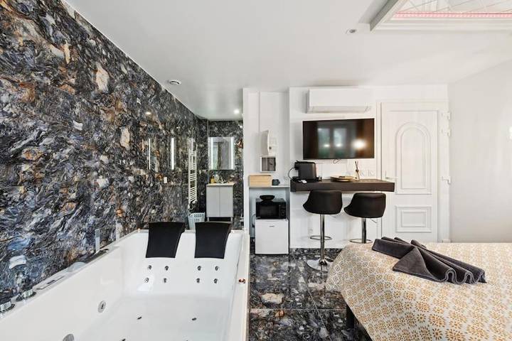 Gîte pour 2 personnes, avec jacuzzi à Corbeil-Essonnes - 2